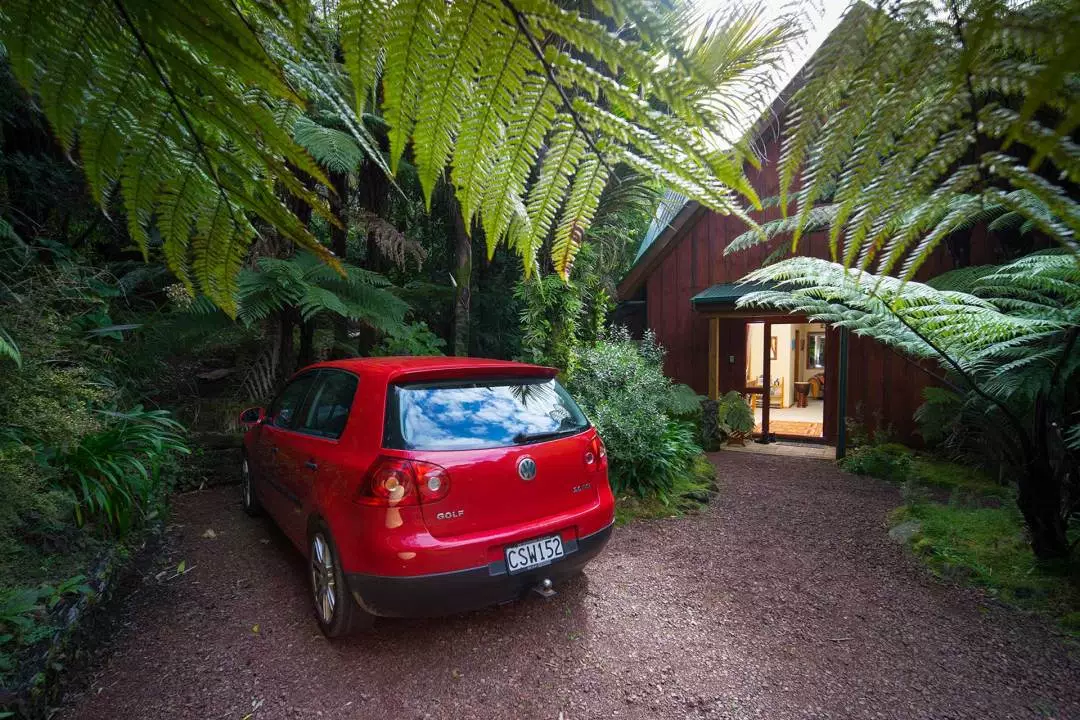 Private entrance path and parking area near the retreat